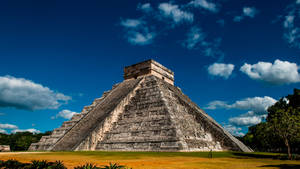 Yucatan El Castillo Right Wallpaper