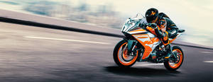 Zooming Ktm Rc 200 Wallpaper